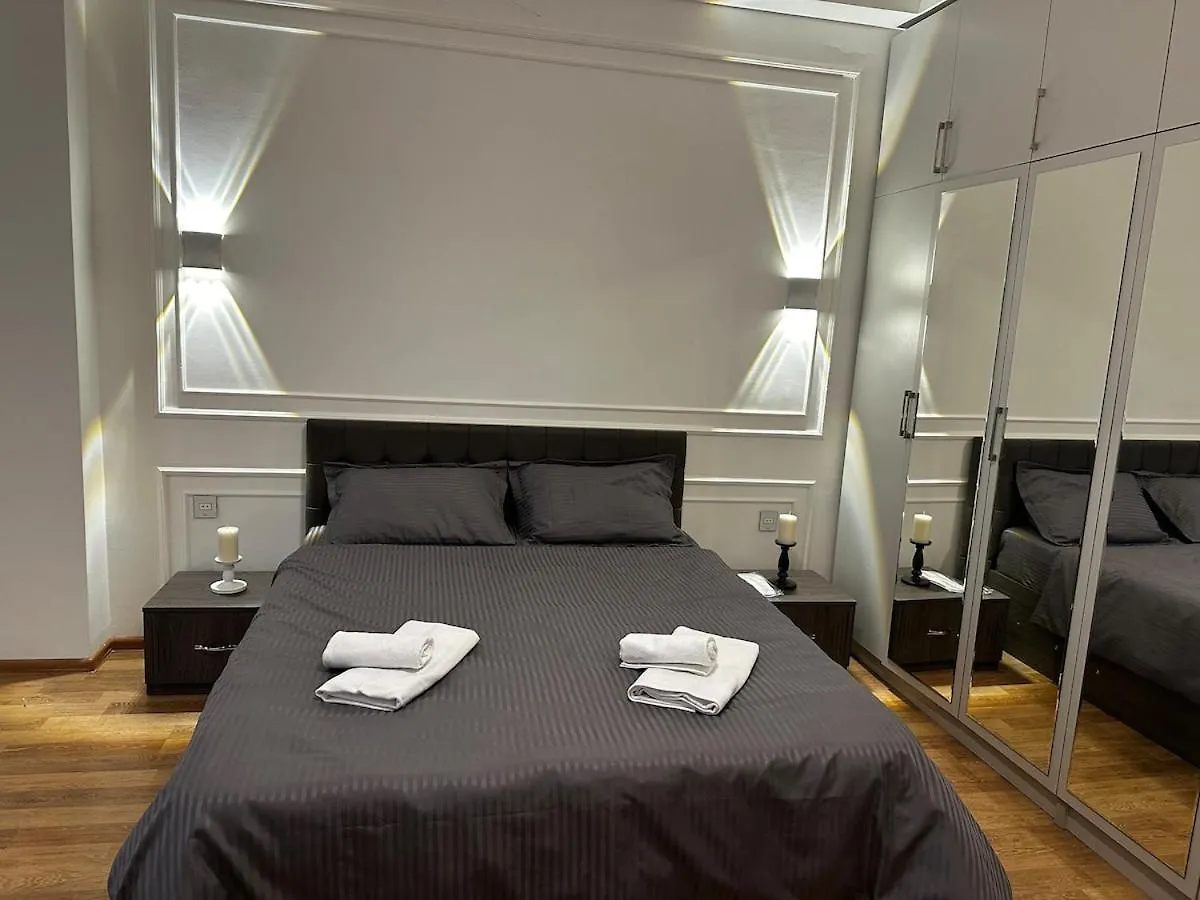 Central Studio Apartment On Nizami Street バクー