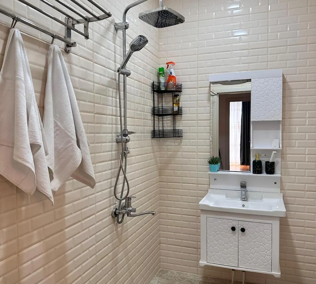 Central Studio Apartment On Nizami Street バクー